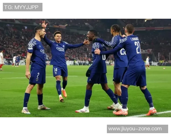 西甲激战：多特蒙德与巴黎圣日耳曼战成平局帽子戏法引爆全场激情